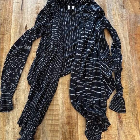 BCBG BCBGMAXAZRIABlack and white waterfall Sweater Long sleeve silk and cotton - Picture 5 of 7